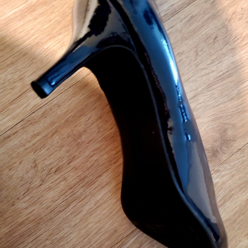 New Tahari lether dark blue heel - Picture 7 of 7